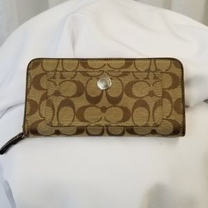 Authentic Coach Zippy Wallet